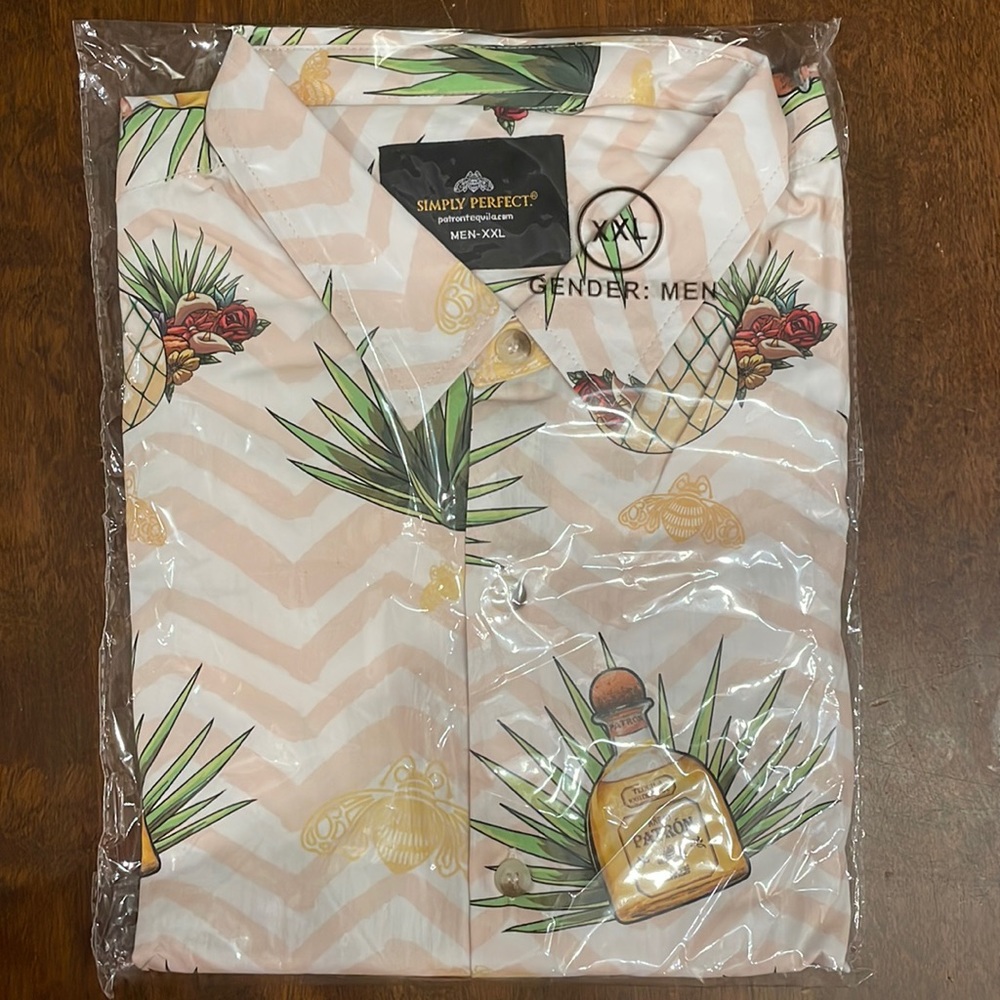 Patrón Tequila Hawaiian Button Up Shirt **Rare**